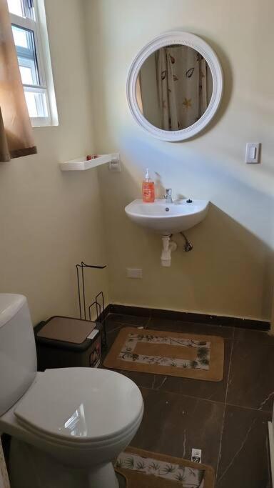 Centrally Located, Private, 1 Bedroom Apartment. Willemstad Luaran gambar