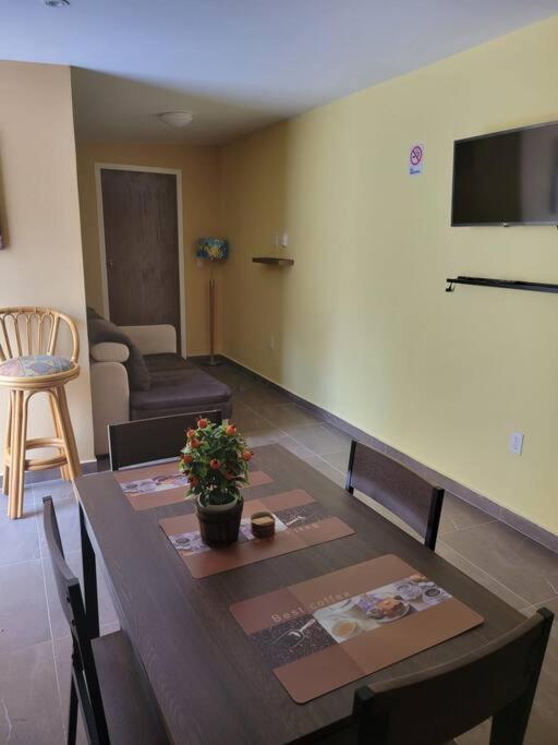 Centrally Located, Private, 1 Bedroom Apartment. Willemstad Luaran gambar